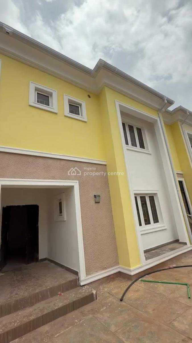 4-bedroom Semi-detached Duplex in Enl Fha Estate, Guzape, Abu, Enl Estate, Guzape District, Abuja, Semi-detached Duplex for Rent