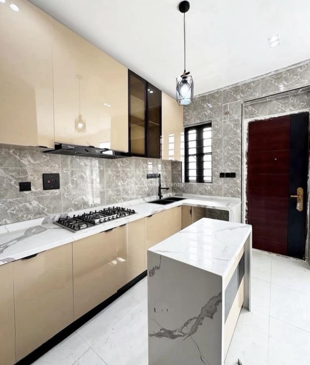 2 Bedroom Apartment 2nd Floor, Ologolo, Ologolo, Lekki, Lagos, Flat / Apartment for Rent