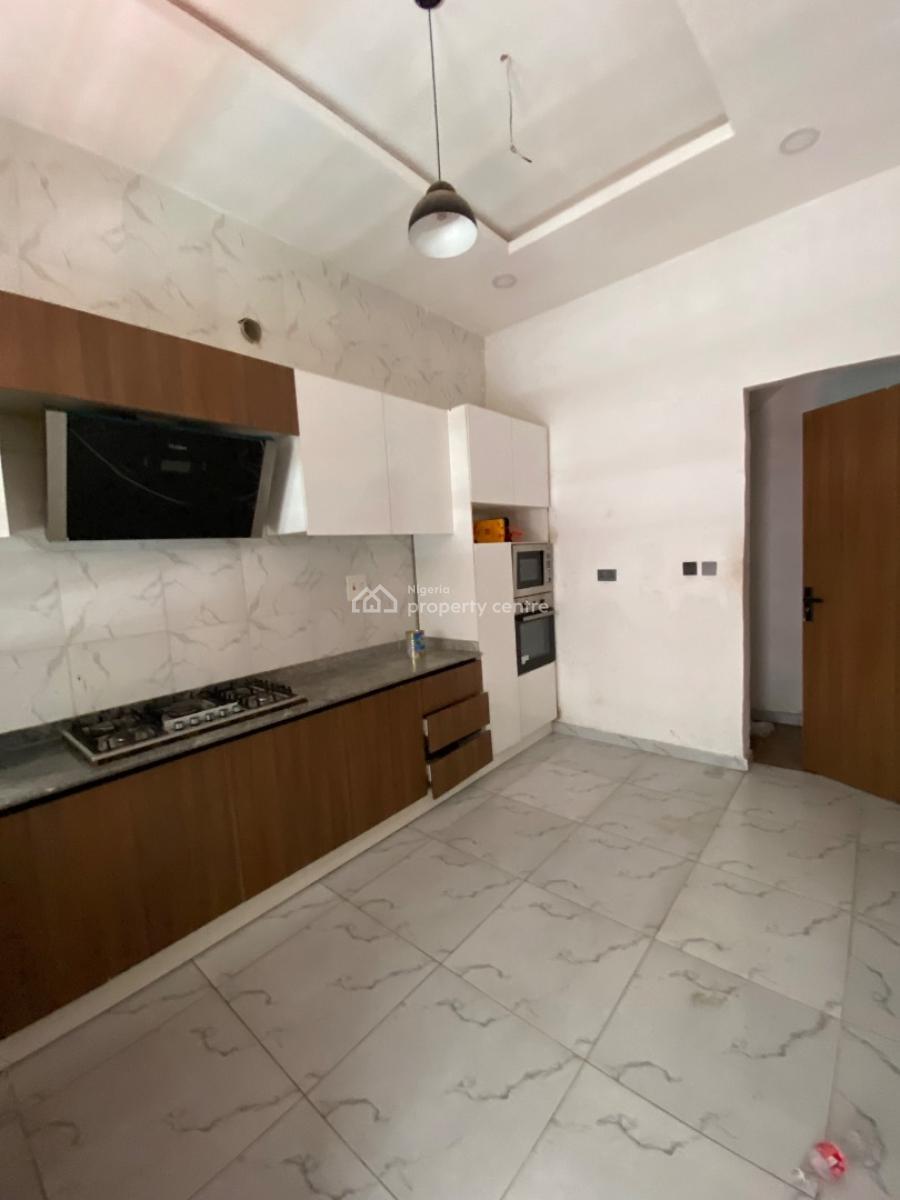 Room Downstairs Sharing Kitchen, Orchid Road, Lekki, Lagos, Self Contain (single Rooms) for Rent