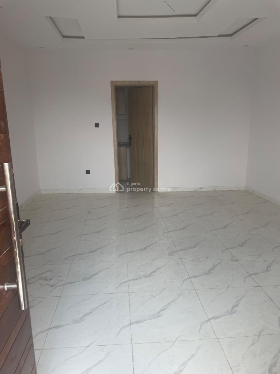 2 Bedroom Flat, Morocco Road, Yaba, Lagos, Flat / Apartment for Rent