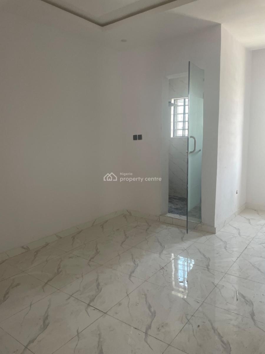 2 Bedroom Flat, Morocco Road, Yaba, Lagos, Flat / Apartment for Rent