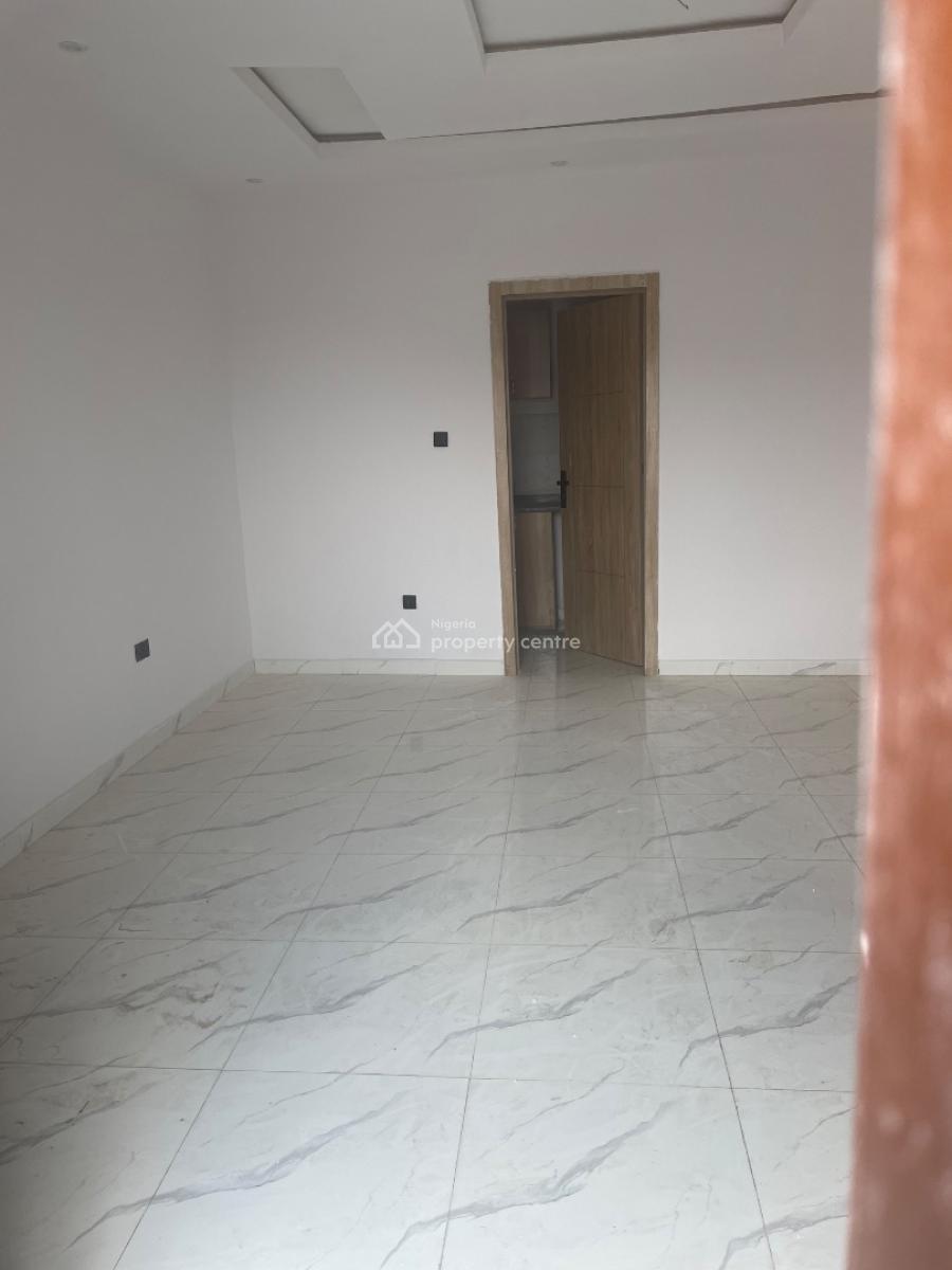 2 Bedroom Flat, Morocco Road, Yaba, Lagos, Flat / Apartment for Rent