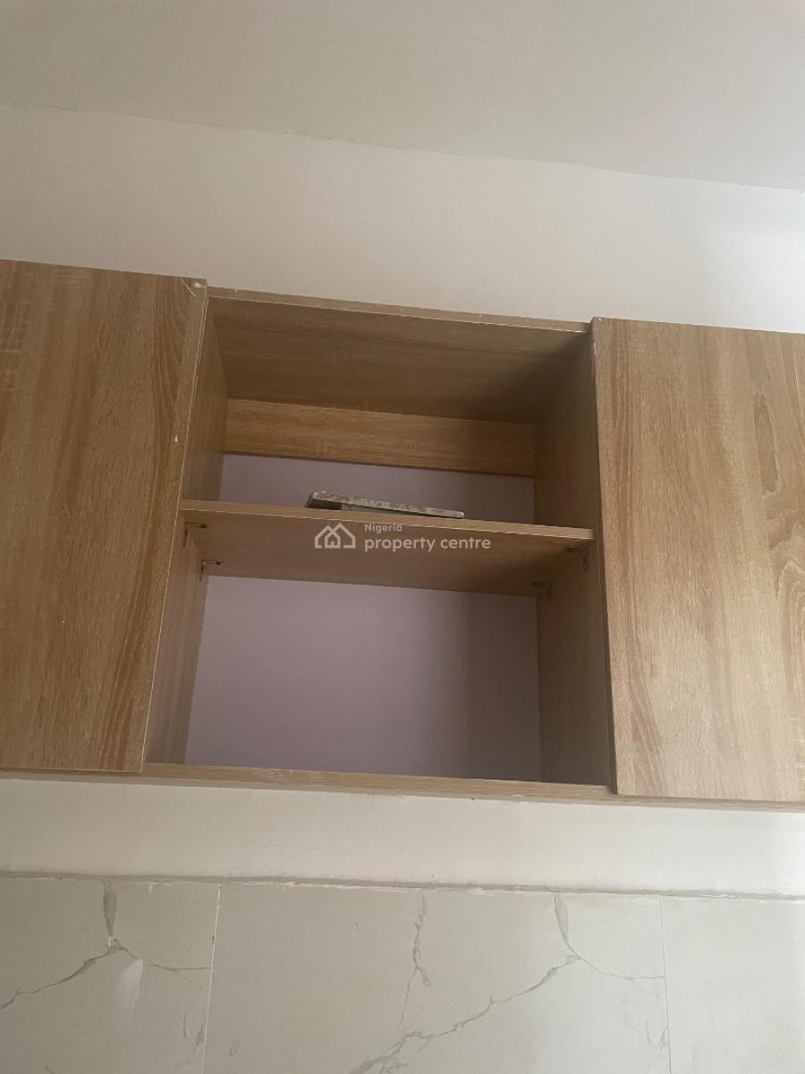 2 Bedroom Flat, Morocco Road, Yaba, Lagos, Flat / Apartment for Rent