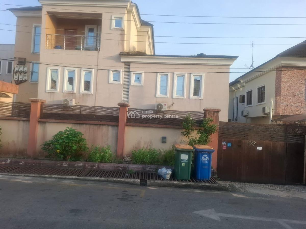 Spacious 3 Bedroom Flat with All Rooms Ensuilt and Quest Toilet  Avail, Gra Phase 2, Magodo, Lagos, Flat / Apartment for Rent