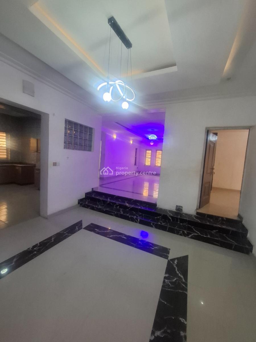 Spacious 3 Bedrooms Flat with All Rooms Ensuite and Guest Toilet, Gra Phase 2, Magodo, Lagos, Flat / Apartment for Rent