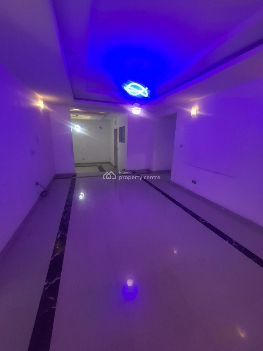 Spacious 3 Bedrooms Flat with All Rooms Ensuite and Guest Toilet, Gra Phase 2, Magodo, Lagos, Flat / Apartment for Rent