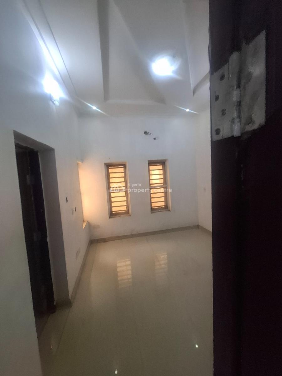 Spacious 3 Bedrooms Flat with All Rooms Ensuite and Guest Toilet, Gra Phase 2, Magodo, Lagos, Flat / Apartment for Rent