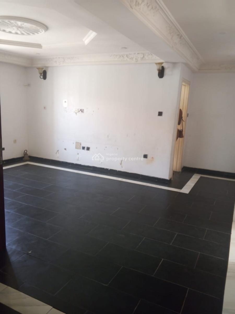 Luxury 2 Bedroom Close to Bustop Upstairs Very Nice Compound, Badore, Ajah, Lagos, House for Rent