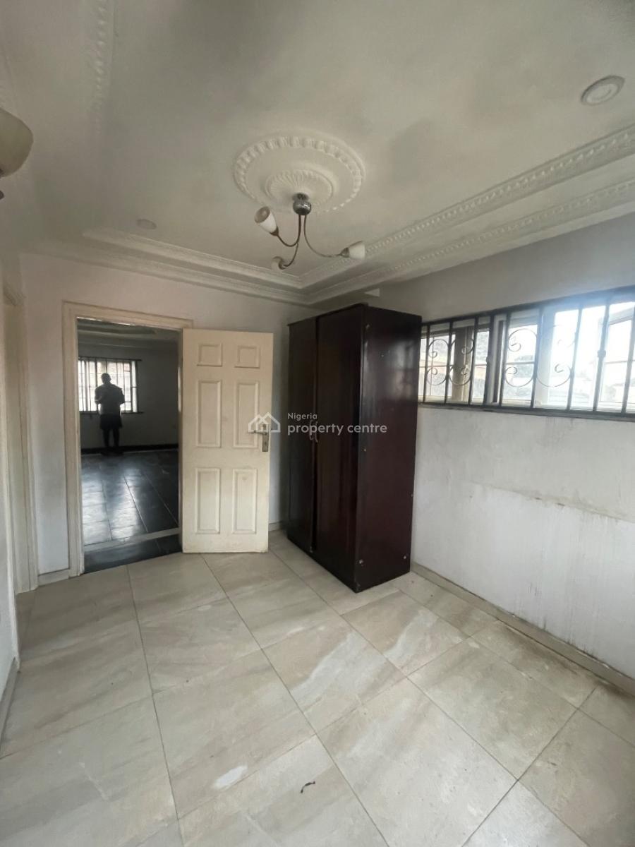 Luxury 2 Bedroom Close to Bustop Upstairs Very Nice Compound, Badore, Ajah, Lagos, House for Rent
