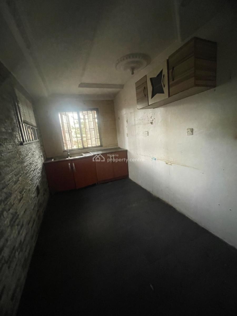 Luxury 2 Bedroom Close to Bustop Upstairs Very Nice Compound, Badore, Ajah, Lagos, House for Rent