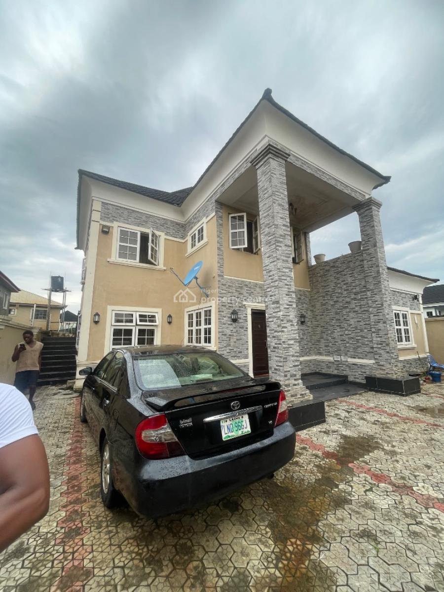 Luxury 2 Bedroom Close to Bustop Upstairs Very Nice Compound, Badore, Ajah, Lagos, House for Rent