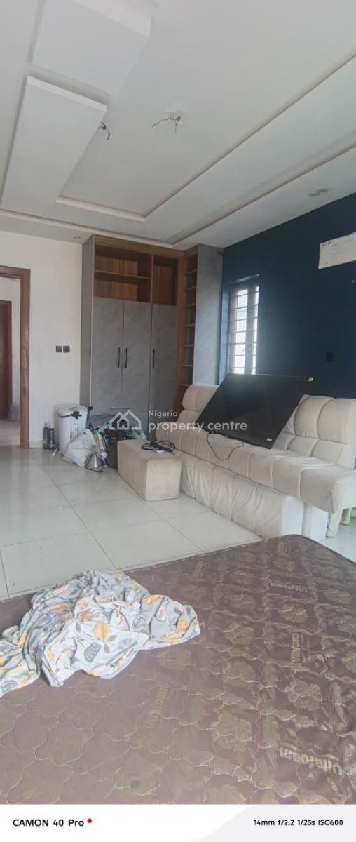 Room Upstairs Shared Kitchen Apartment in Osapa, Osapa London, Lekki Phase 1, Lekki, Lagos, Self Contain (single Rooms) for Rent