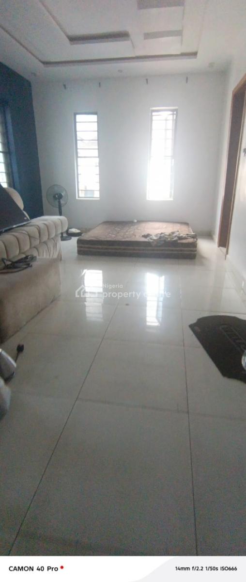 Room Upstairs Shared Kitchen Apartment in Osapa, Osapa London, Lekki Phase 1, Lekki, Lagos, Self Contain (single Rooms) for Rent