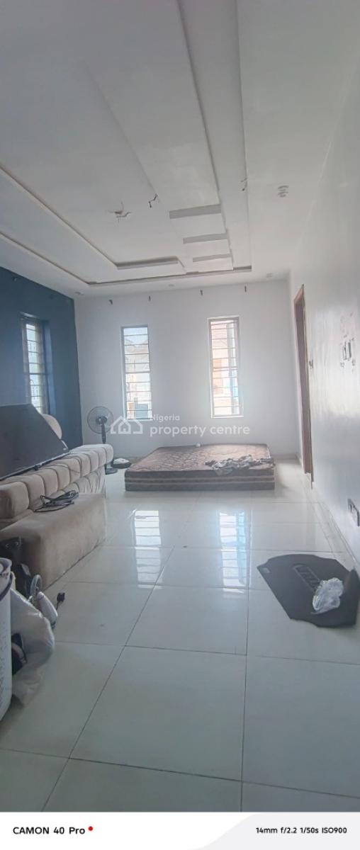 Room Upstairs Shared Kitchen Apartment in Osapa, Osapa London, Lekki Phase 1, Lekki, Lagos, Self Contain (single Rooms) for Rent