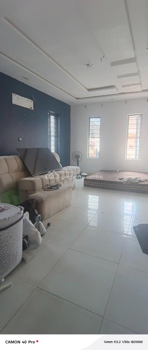 Room Upstairs Shared Kitchen Apartment in Osapa, Osapa London, Lekki Phase 1, Lekki, Lagos, Self Contain (single Rooms) for Rent