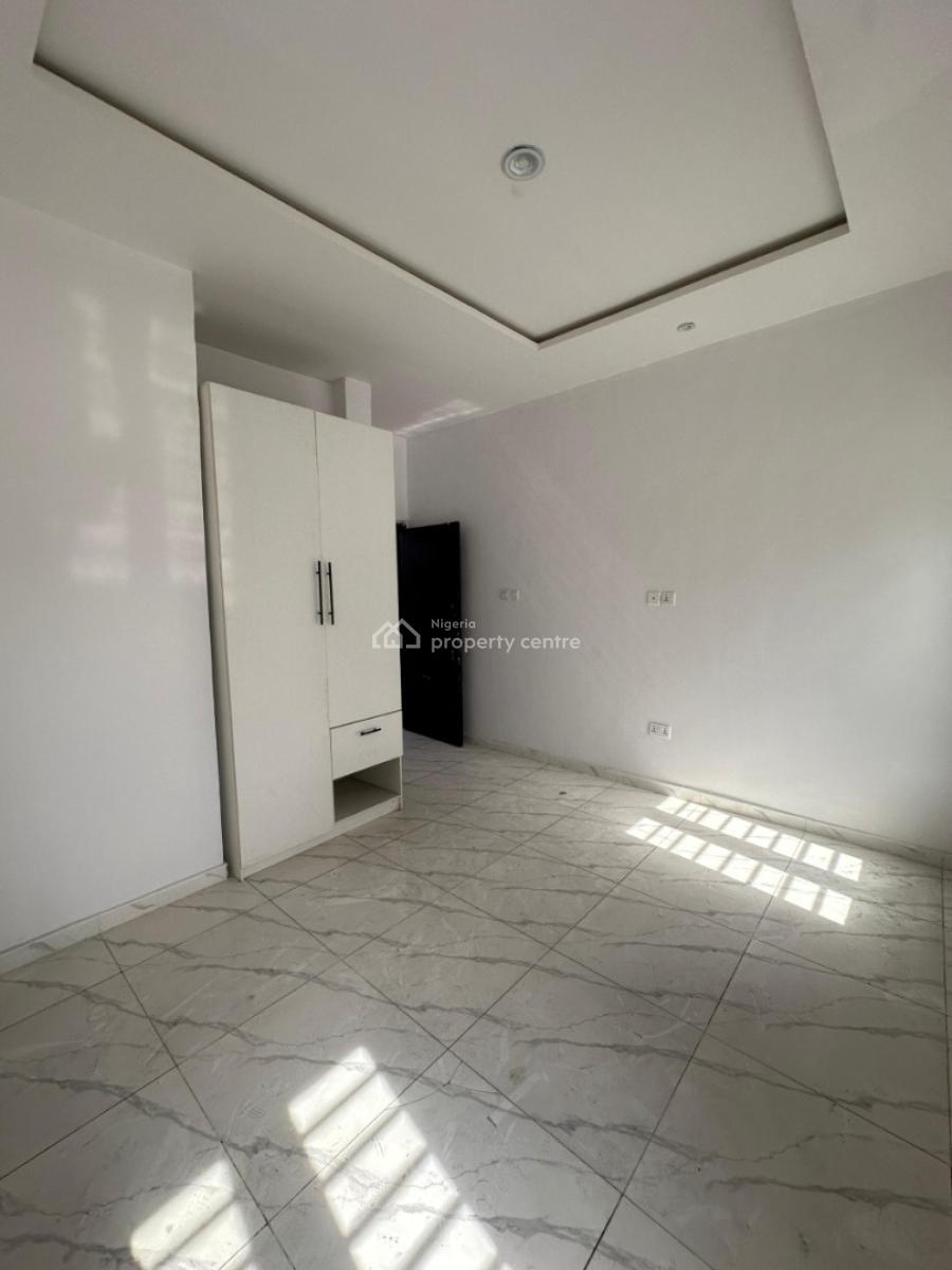 Luxury Spacious 3 Bedroom Apartment, Mobile Road, Ilaje, Ajah, Lagos, Flat / Apartment for Sale