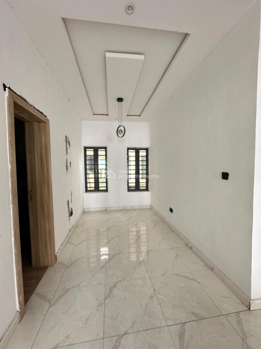 Luxury Spacious 2 Bedroom Apartment, Mobile Road, Ilaje, Ajah, Lagos, Flat / Apartment for Sale