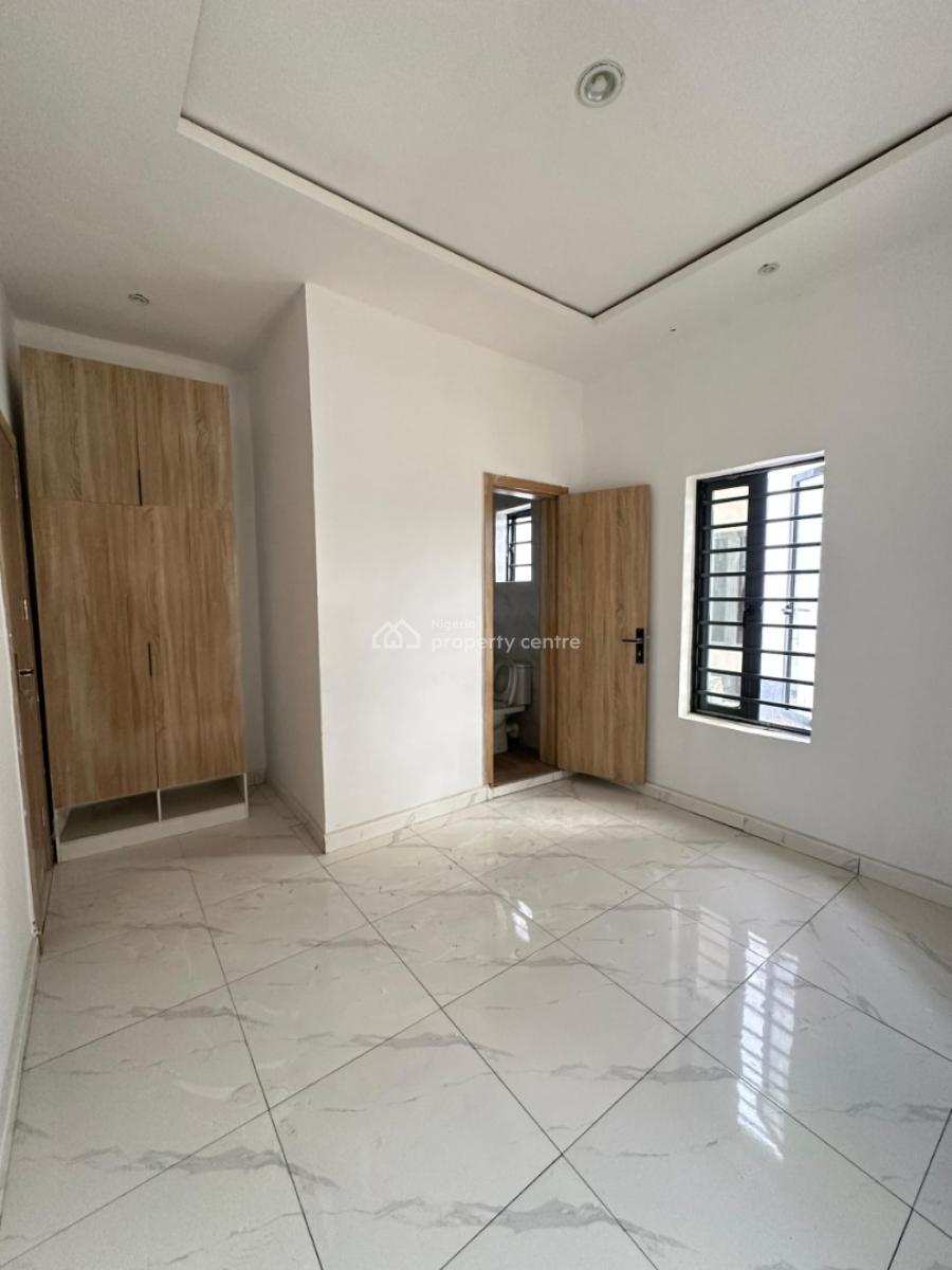 Luxury Spacious 2 Bedroom Apartment, Mobile Road, Ilaje, Ajah, Lagos, Flat / Apartment for Sale