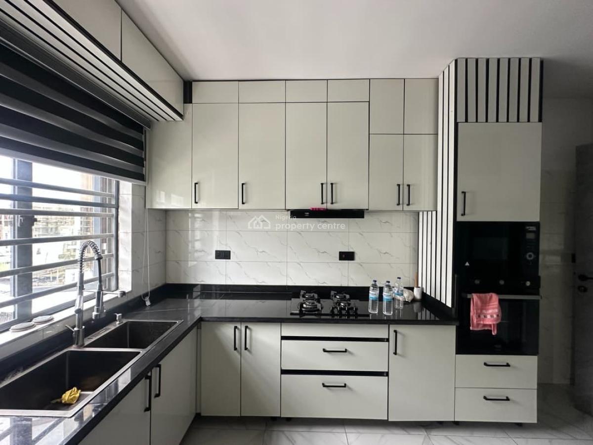 2 Bedroom Apartment 4th Floor, Lekki Phase 1, Lekki, Lagos, Flat / Apartment for Rent