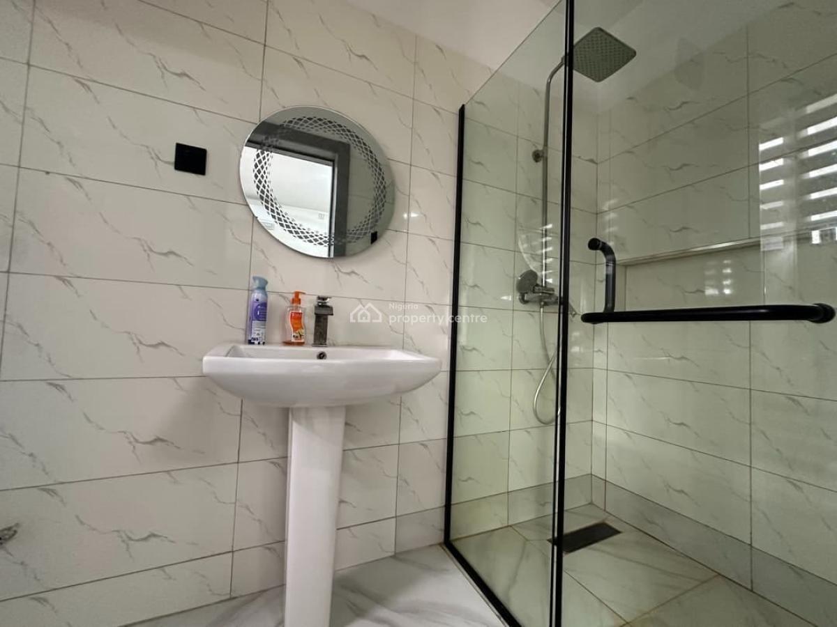 2 Bedroom Apartment 4th Floor, Lekki Phase 1, Lekki, Lagos, Flat / Apartment for Rent