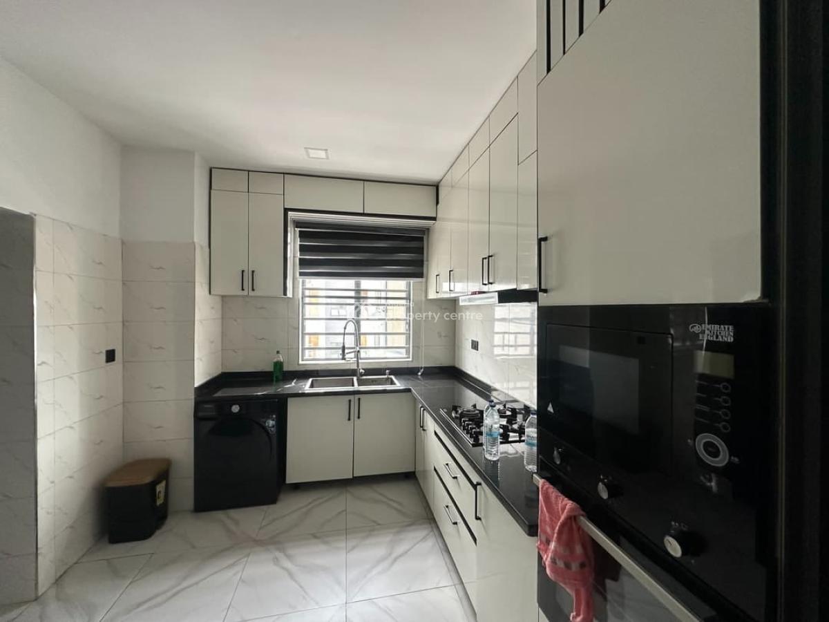 2 Bedroom Apartment 4th Floor, Lekki Phase 1, Lekki, Lagos, Flat / Apartment for Rent