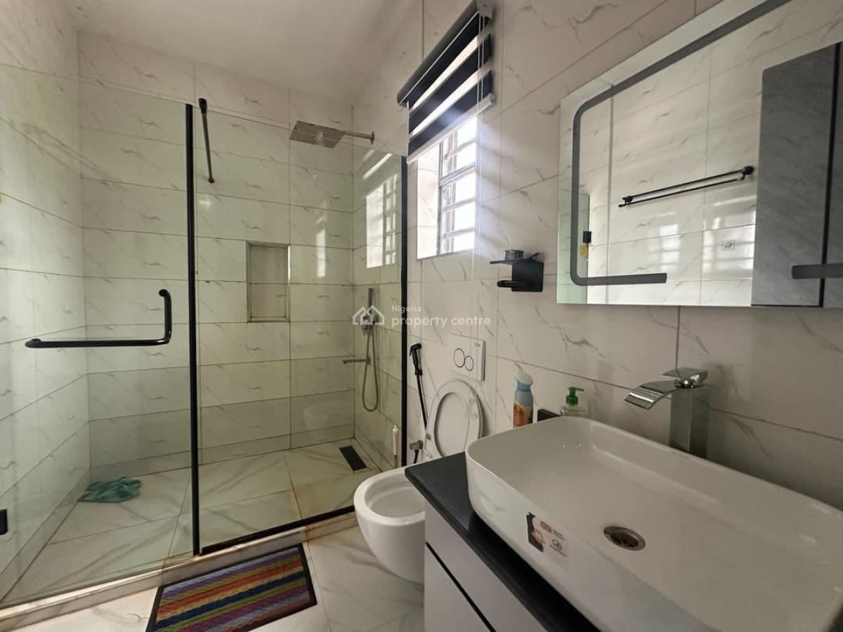 2 Bedroom Apartment 4th Floor, Lekki Phase 1, Lekki, Lagos, Flat / Apartment for Rent