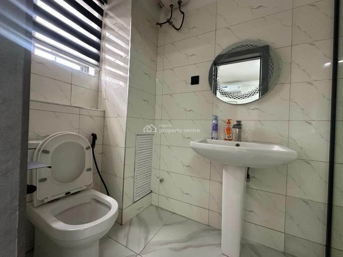 2 Bedroom Apartment 4th Floor, Lekki Phase 1, Lekki, Lagos, Flat / Apartment for Rent