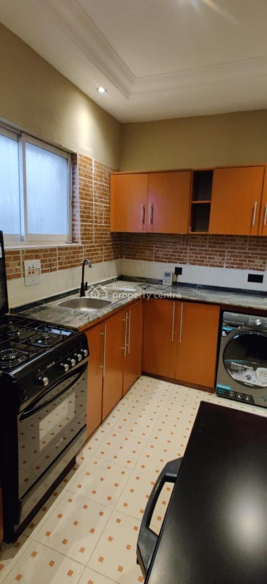 Spacious 3 Bedroom Apartment, Off Awolowo Way, Ikeja, Lagos, Flat / Apartment for Rent