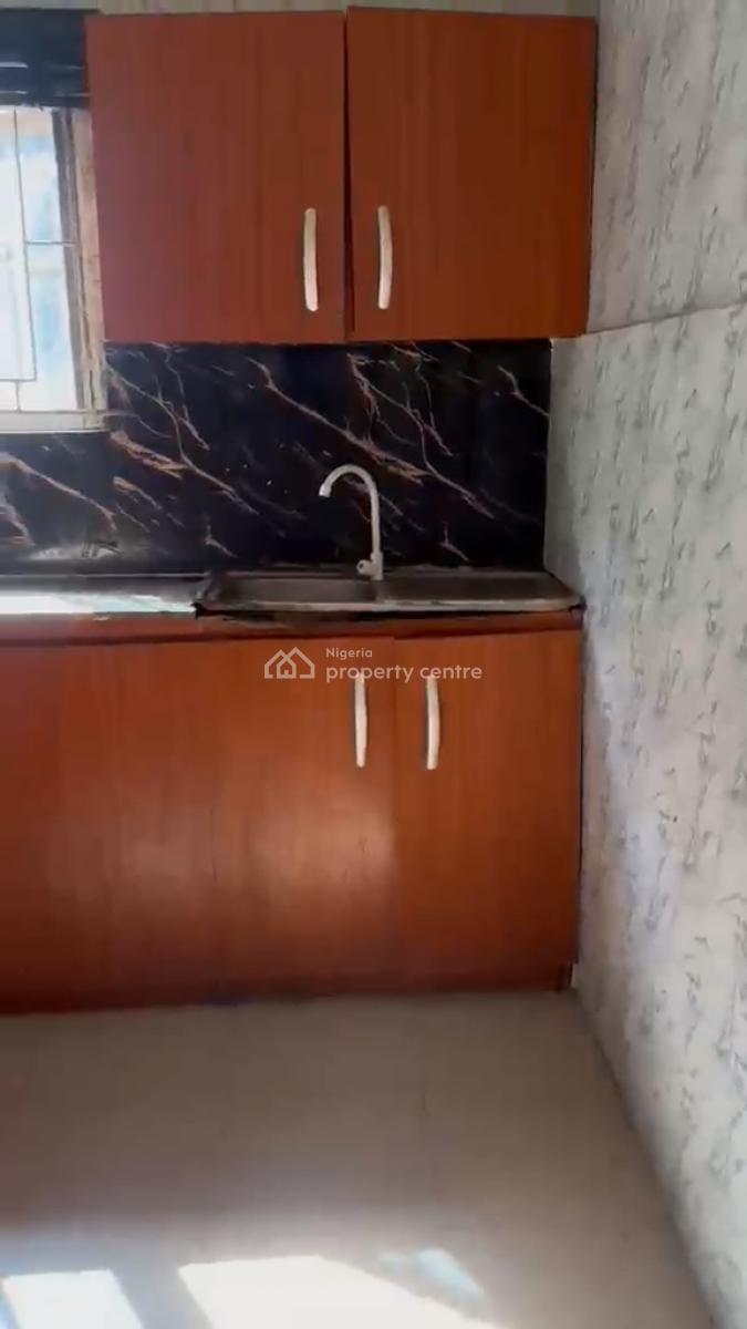 2 Bedroom Apartment in a Secured Estate, Adeniyi Jones, Adeniyi Jones, Ikeja, Lagos, Flat / Apartment for Rent