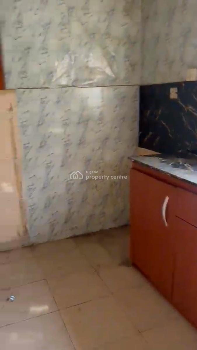 2 Bedroom Apartment in a Secured Estate, Adeniyi Jones, Adeniyi Jones, Ikeja, Lagos, Flat / Apartment for Rent