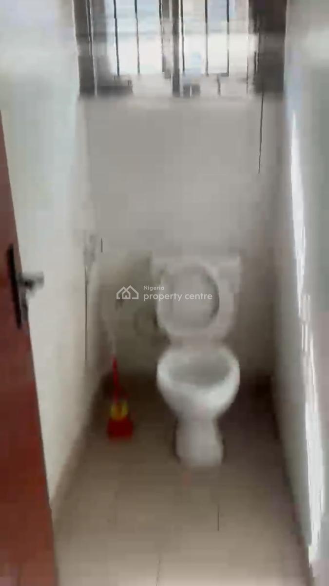 2 Bedroom Apartment in a Secured Estate, Adeniyi Jones, Adeniyi Jones, Ikeja, Lagos, Flat / Apartment for Rent