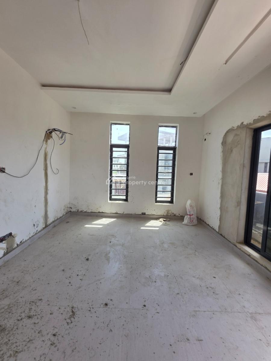Affordable 3 Bedroom Apartment in a Strategic Location, Periwinkle Estate, Lekki Phase 1, Lekki, Lagos, Flat / Apartment for Sale