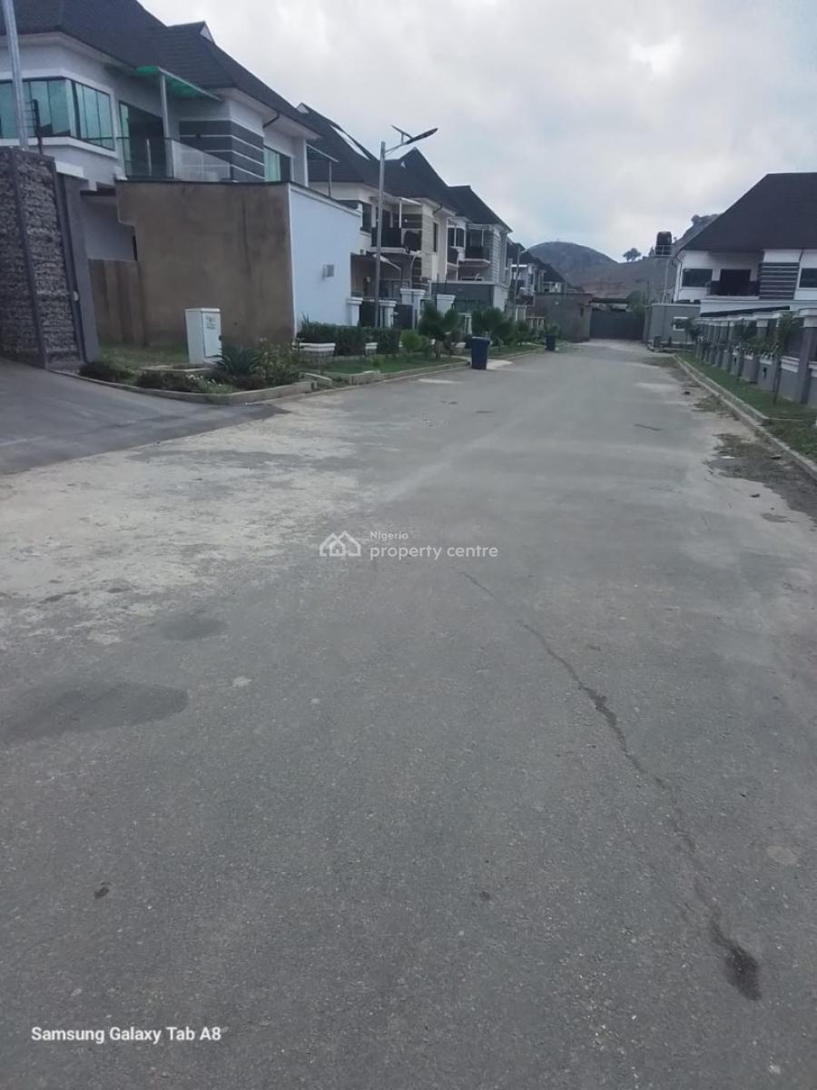 5bedroom +2 Rooms Bq on 1500sqm, Kukwaba, Abuja, Detached Duplex for Sale