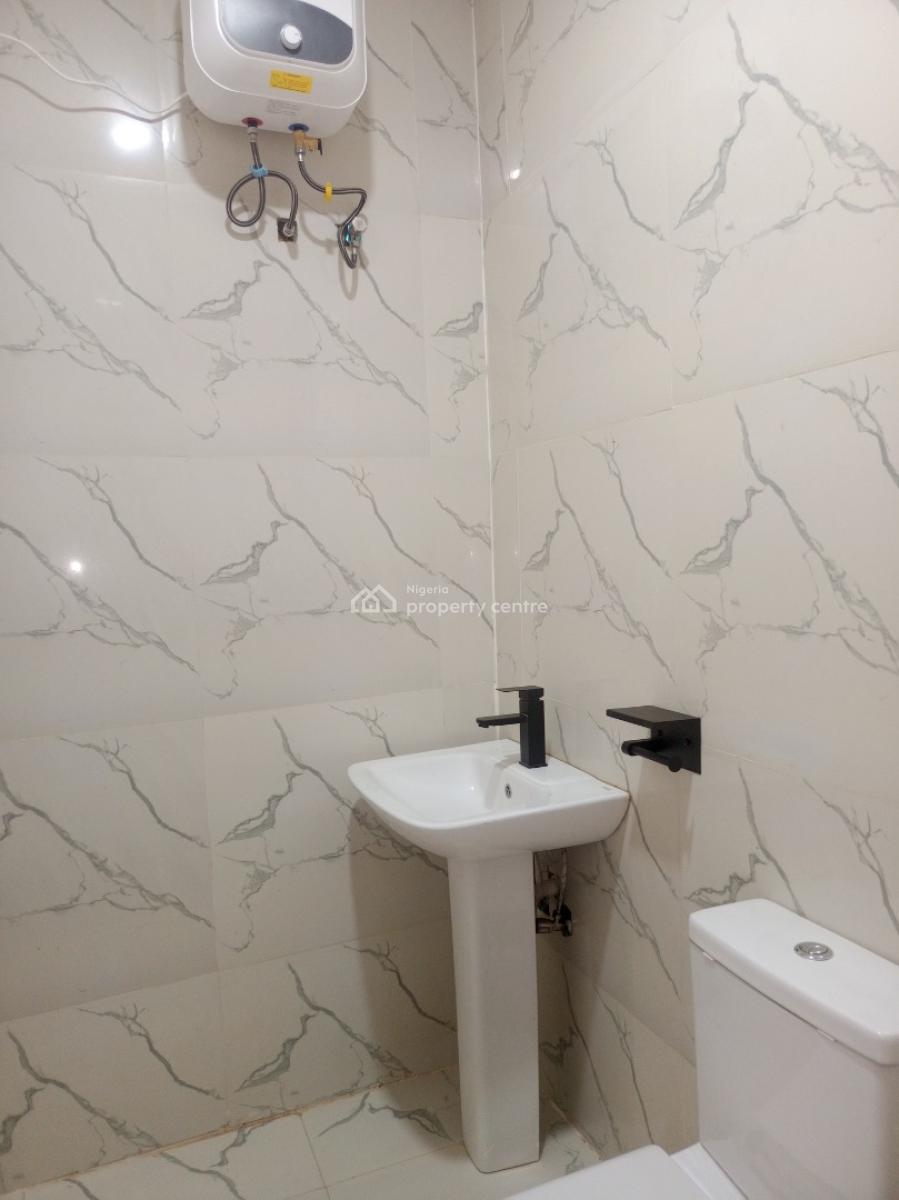 Specious 3 Bedroom Block of Flat with Bq, Off Jahi/katampe Road, Jahi, Abuja, Flat / Apartment for Rent