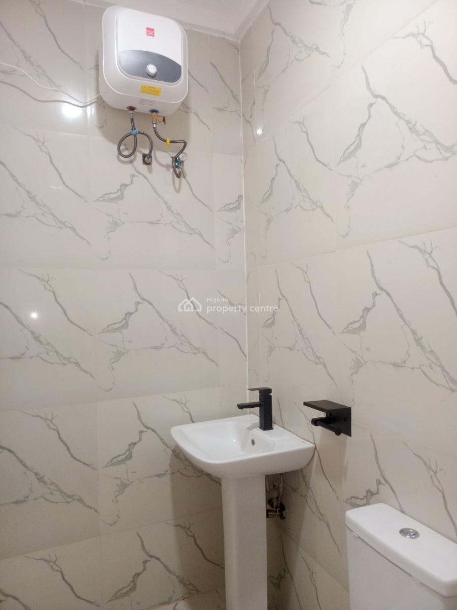 Specious 3 Bedroom Block of Flat with Bq, Off Jahi/katampe Road, Jahi, Abuja, Flat / Apartment for Rent
