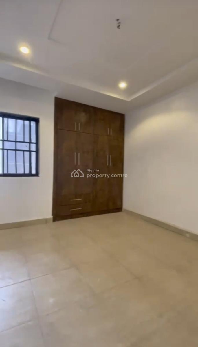 Clean 3bedroom Flat. Pay& Packin 2nd Floor,  Fully Tarred Rd, By Gtb(tarred Rd), Jabi, Abuja, Flat / Apartment for Rent
