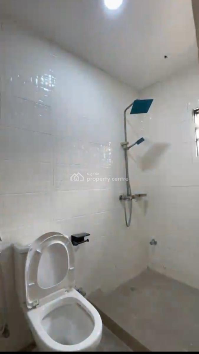 Clean 3bedroom Flat. Pay& Packin 2nd Floor,  Fully Tarred Rd, By Gtb(tarred Rd), Jabi, Abuja, Flat / Apartment for Rent