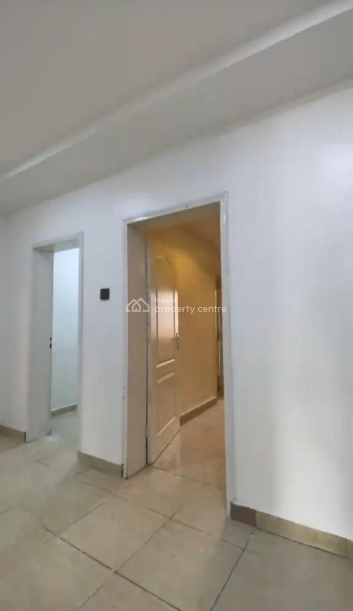 Clean 3bedroom Flat. Pay& Packin 2nd Floor,  Fully Tarred Rd, By Gtb(tarred Rd), Jabi, Abuja, Flat / Apartment for Rent