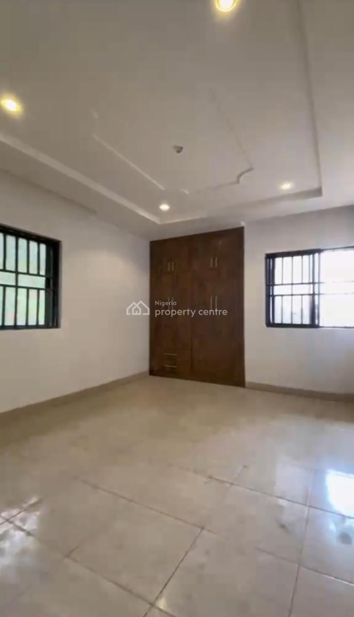 Clean 3bedroom Flat. Pay& Packin 2nd Floor,  Fully Tarred Rd, By Gtb(tarred Rd), Jabi, Abuja, Flat / Apartment for Rent