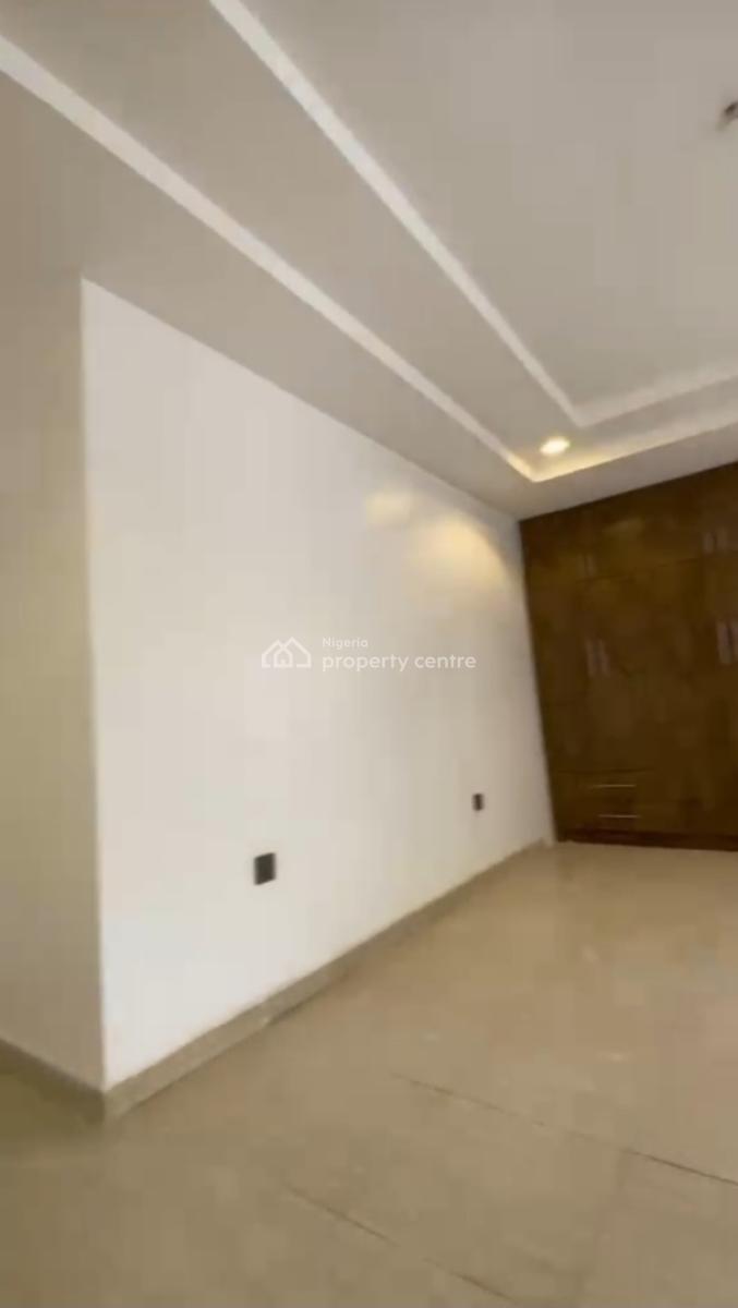 Clean 3bedroom Flat. Pay& Packin 2nd Floor,  Fully Tarred Rd, By Gtb(tarred Rd), Jabi, Abuja, Flat / Apartment for Rent