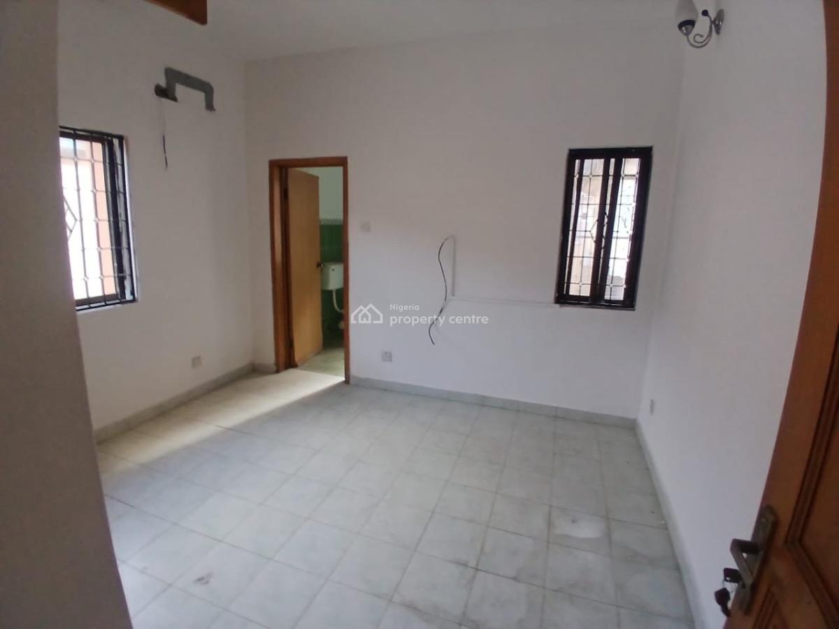 Spacious 4 Bedroom Semi Detached House with a Room Bq, Off Admiralty Lekki Phase 1, Lekki Phase 1, Lekki, Lagos, House for Rent