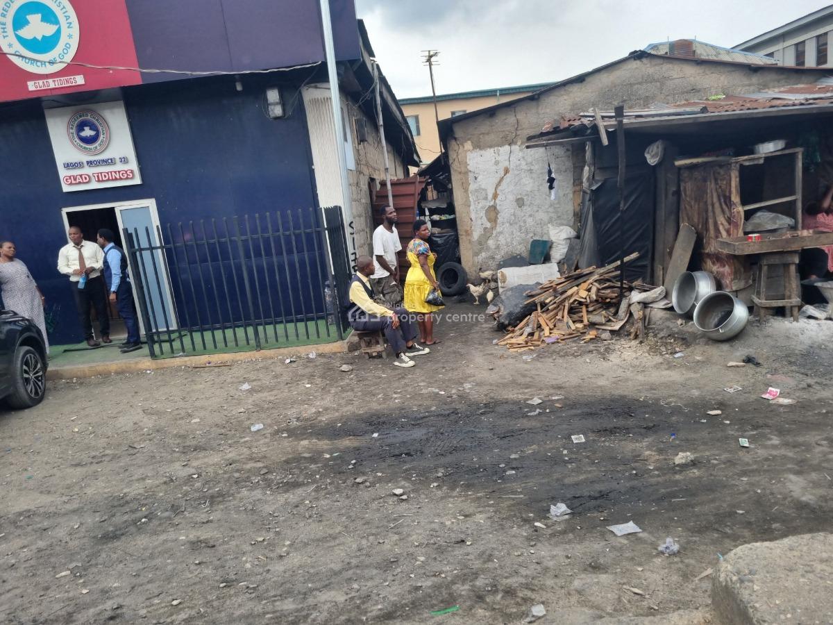 Demolishable Bungalow, Cele, Surulere, Lagos, Detached Bungalow for Sale
