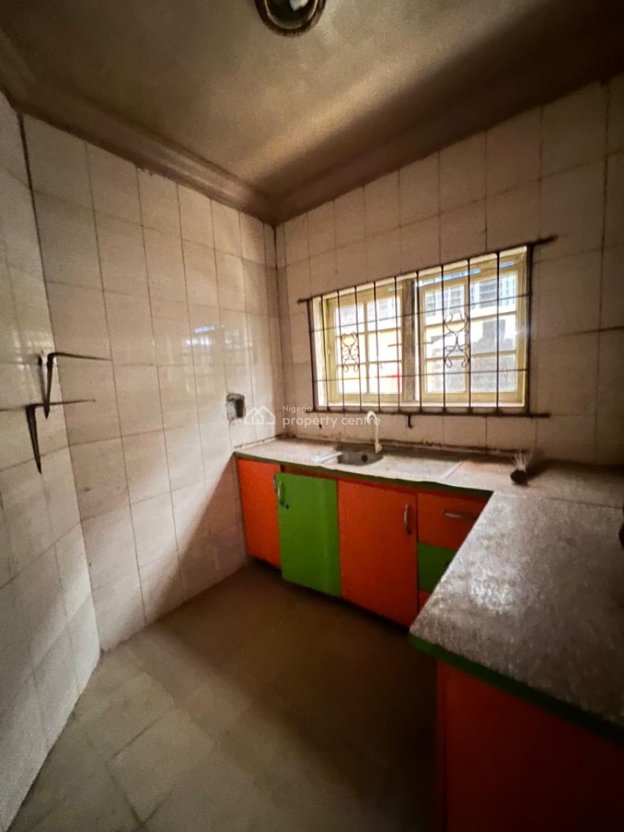 Clean 3 Bedrooms Flat, Agungi, Lekki, Lagos, Flat / Apartment for Rent