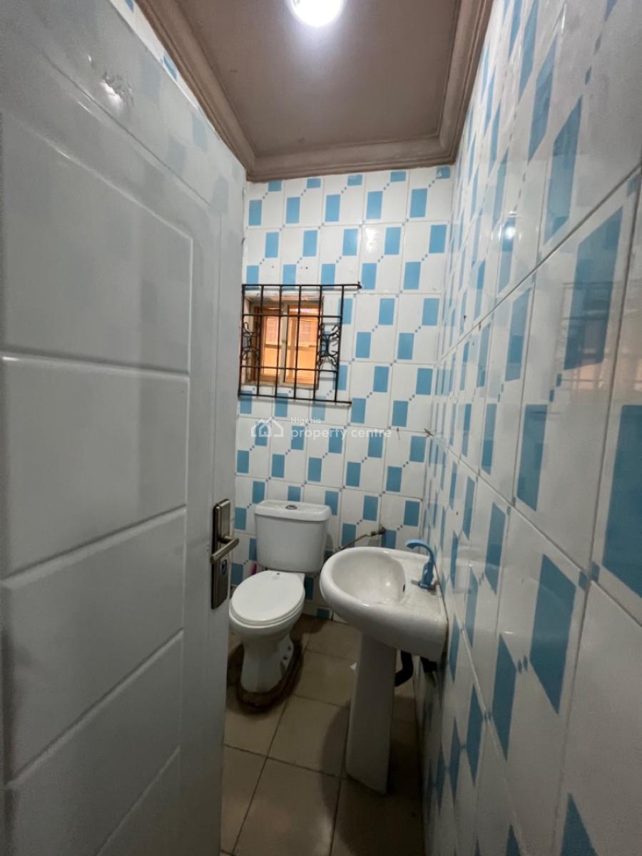 Clean 3 Bedrooms Flat, Agungi, Lekki, Lagos, Flat / Apartment for Rent