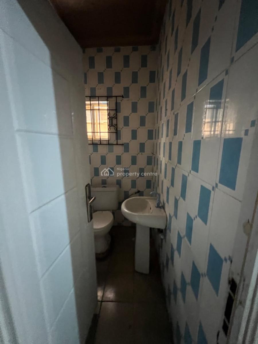 Clean 3 Bedrooms Flat, Agungi, Lekki, Lagos, Flat / Apartment for Rent