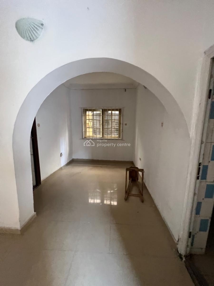 Clean 3 Bedrooms Flat, Agungi, Lekki, Lagos, Flat / Apartment for Rent