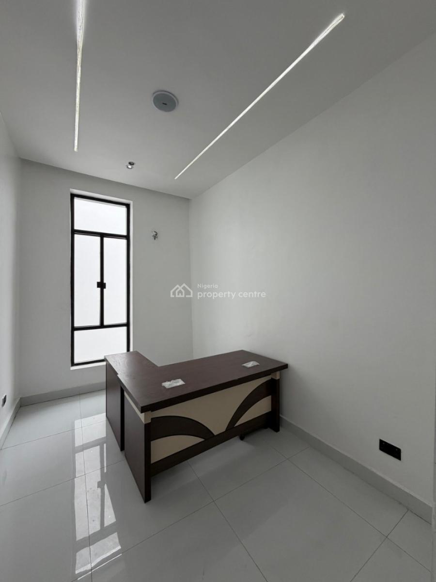 Exquisite 5 B/r Detached House, Lekki, Lagos, Detached Duplex for Sale