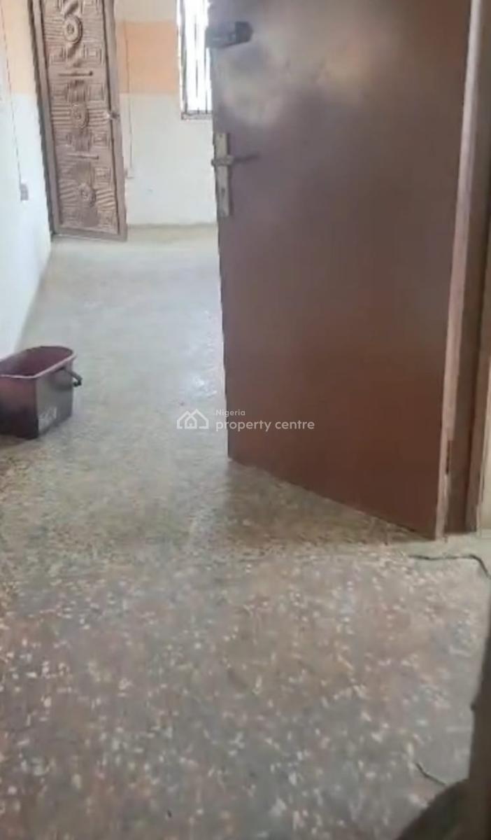 3 Bedroom Flat for Office Use, Jumofaq Bus Stop, Ikorodu, Lagos, Flat / Apartment for Rent