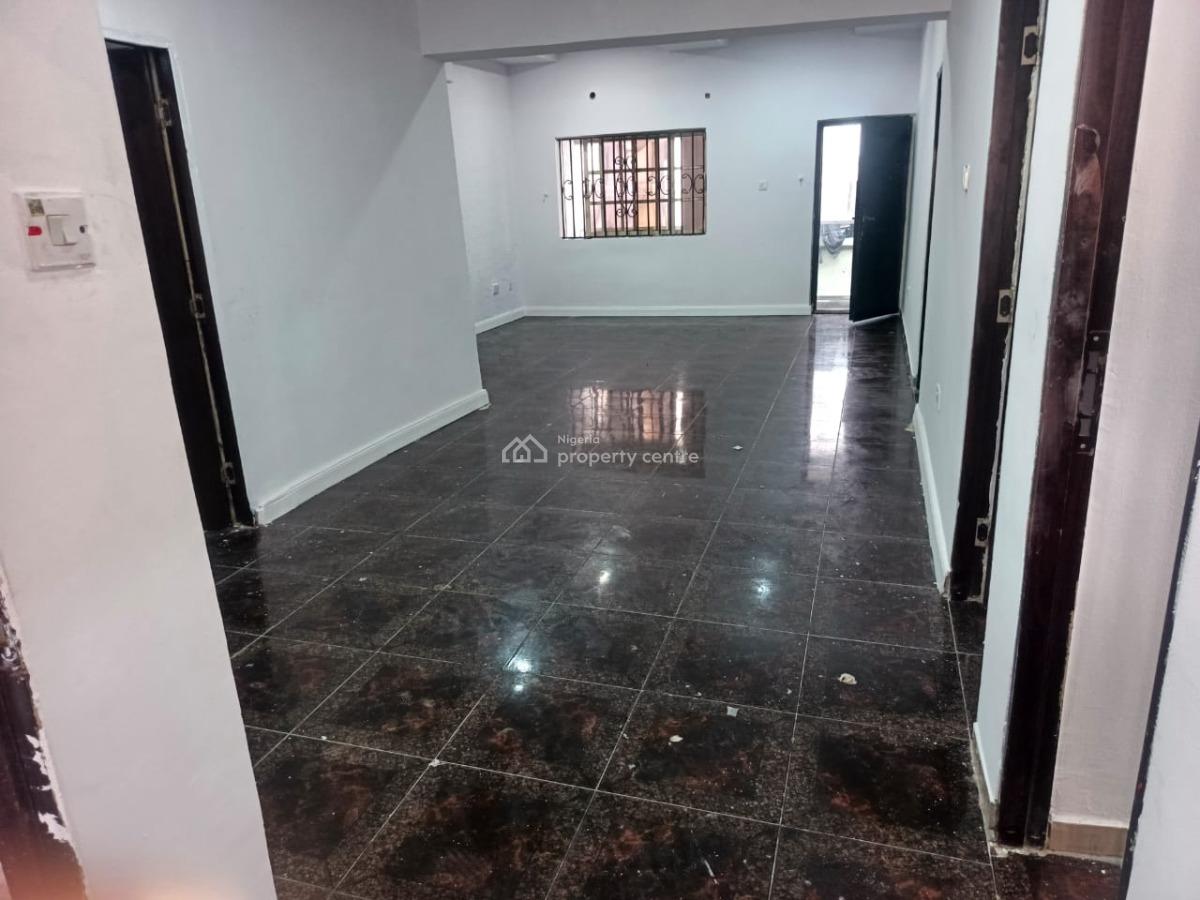 Spacious 3 Bedroom Flat, Lekki, Lagos, Flat / Apartment for Rent