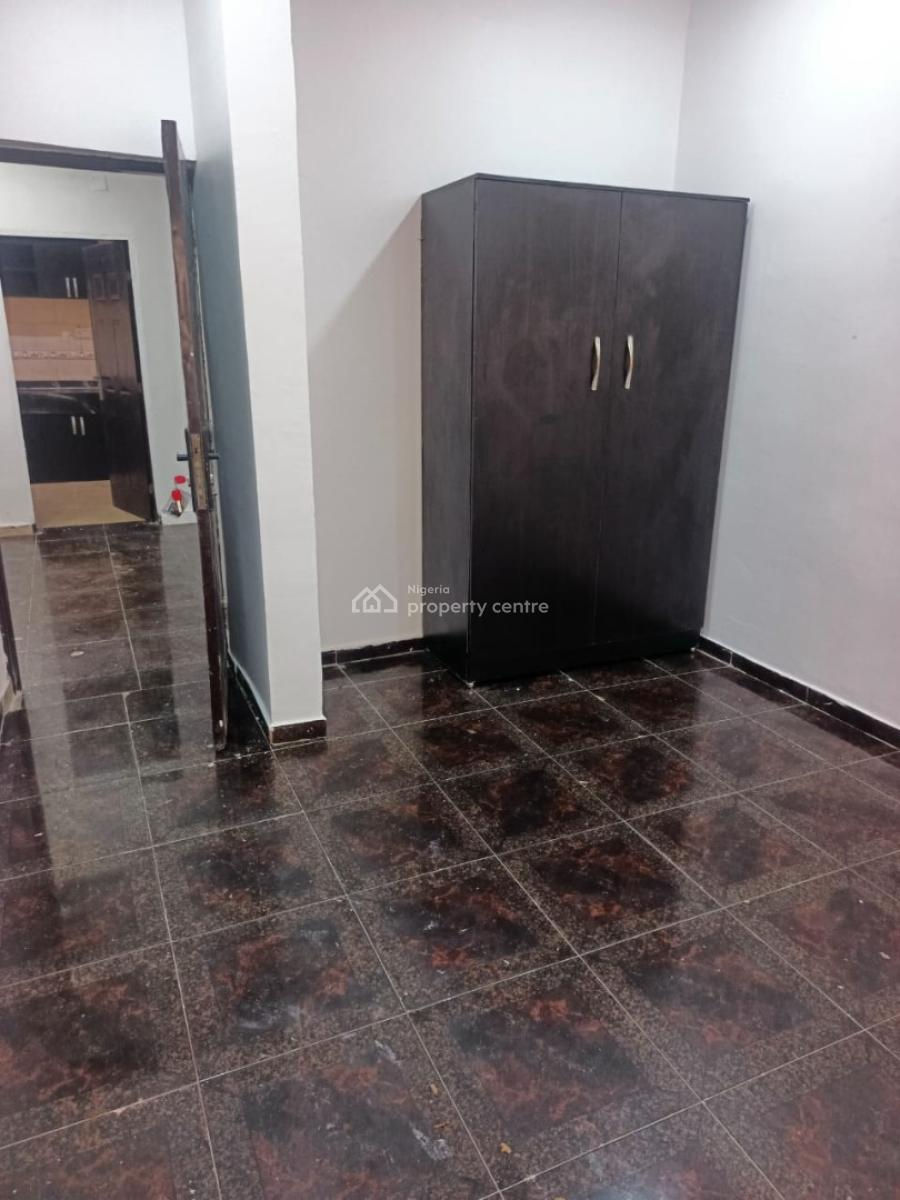 Spacious 3 Bedroom Flat, Lekki, Lagos, Flat / Apartment for Rent